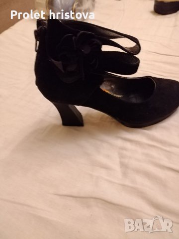 Официални обувки, цвете на закопчалката