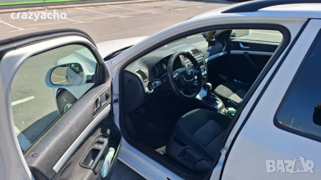 Шкода Октавия 1,6 TDI 4x4, снимка 9 - Автомобили и джипове - 53915083