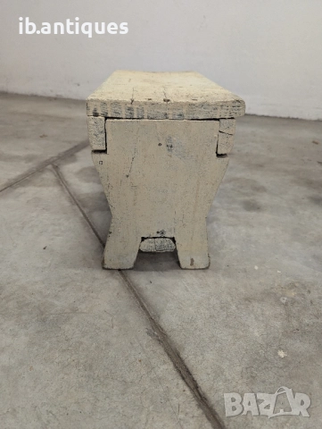 Старо дървено столче , снимка 2 - Столове - 52542429