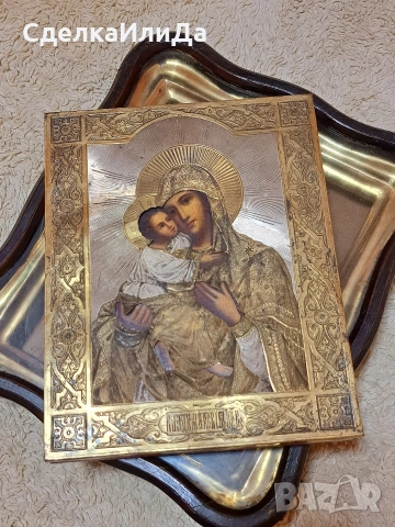 Стара Икона Владимирска Богородица в кутия дървена