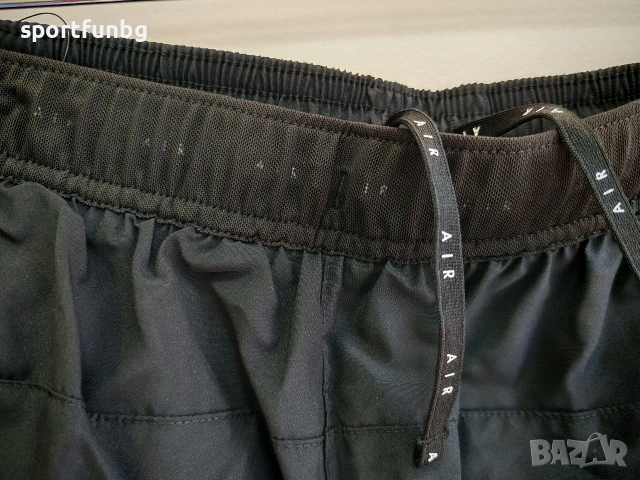 Дамски спортни къси панталонки Nike Air Tempo Shorts, снимка 2 - Спортни екипи - 53875807