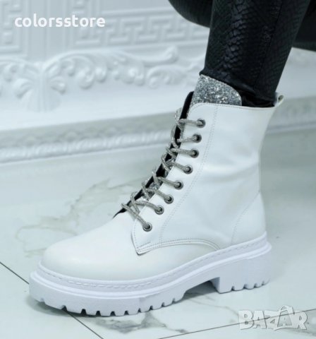 Равни боти - бяла кожа с брокат - GB2