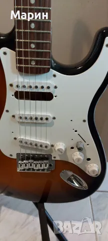Електрическа китара, снимка 4 - Китари - 47639458