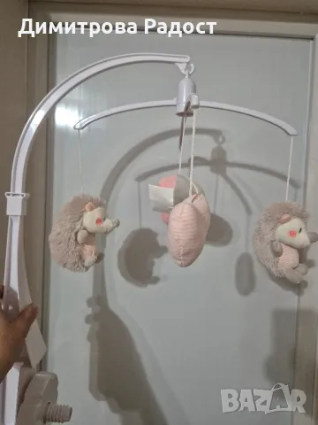 Детска музикална въртележка за бебешко легло! Състояние ново? , снимка 3 - Кошарки - 47452683