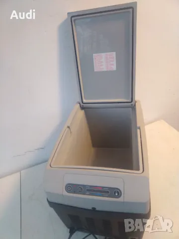 Термоелектрическа кутия Dometic-Waeco TropiCool TCX 14, 14 л, 12/24V DC/230V AC, 6.41 кг, Сива, снимка 6 - Хладилни чанти - 50048577