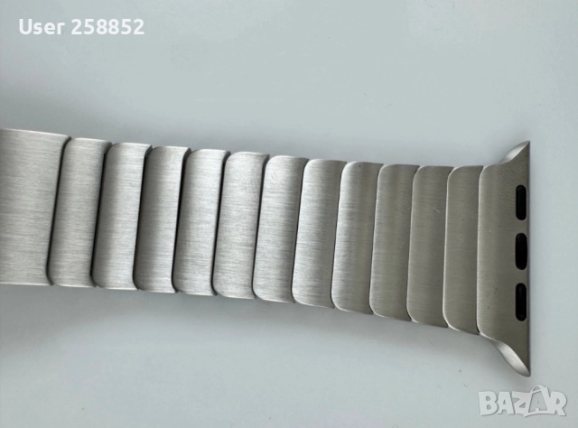 Оригинална Apple Watch сребърна каишка от неръждаема стомана със закопчаване на пеперуда - Оригинал, снимка 14 - Каишки за часовници - 52841895