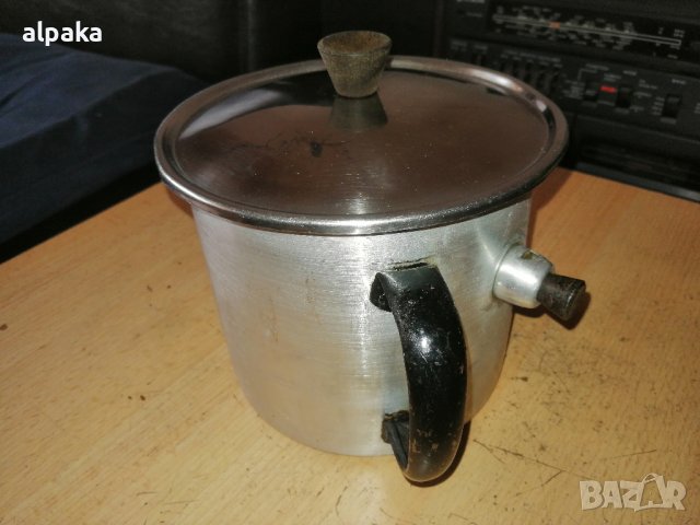 Продавам алуминиева млековарка 1.5литра от едно време