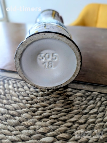 Заглавие: Винтидж ваза Bay Keramik (West Germany) – Модел 305/18, снимка 2 - Вази - 53296188