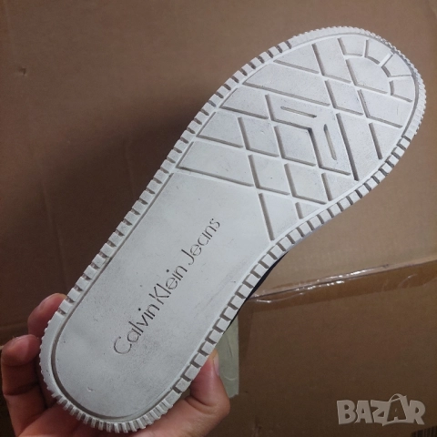 Calvin Klein номер 43 кожени сникърси / маратонки / обувки , снимка 3 - Маратонки - 51883768