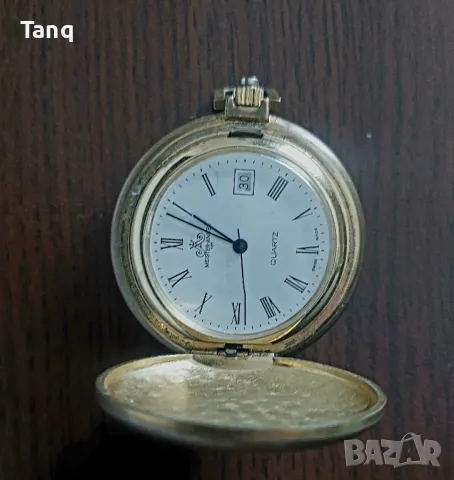 Джобен часовник златист цвят 