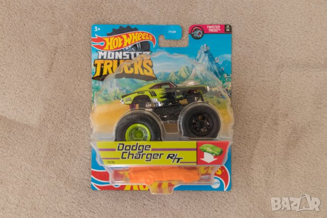 Hot Wheels Monster Trucks Beetle Corvette Charger колички 1:64, снимка 3 - Колекции - 44390654