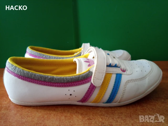 ПАНТОВКИ ADIDAS Номер 37 1/2 Стелка 23 см. 100% Оригинални Внос от Англия