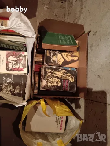 Подаряват се стари книги, снимка 5 - Художествена литература - 56056104