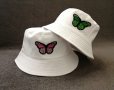 Двулицева шапка идиотка с пеперуди, снимка 1 - Шапки - 39922759