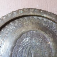 бронзова ръчно гравирана чиния за стена - отлична, снимка 3 - Антикварни и старинни предмети - 35544038