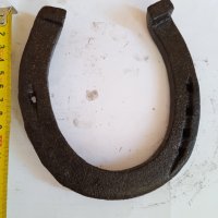 Подкова кована антик 14,0х13,5 см, снимка 2 - Антикварни и старинни предмети - 42743032