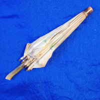 Старинно детско чадърче, снимка 1 - Антикварни и старинни предмети - 44732990