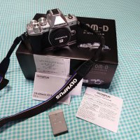 Фотоапарат Olympus OM-D E-M10 Mark III с обектив, филтър и батерии. 4K видео. Made in Japan , снимка 2 - Фотоапарати - 40003256