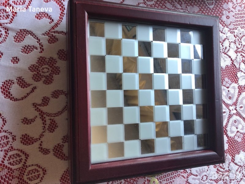 Луксозен шах със стъклени фигури, снимка 1