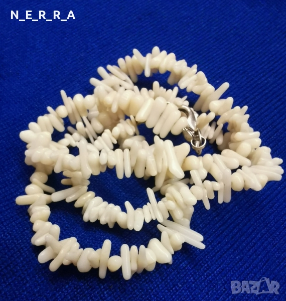 Гердан от бял корал, снимка 1