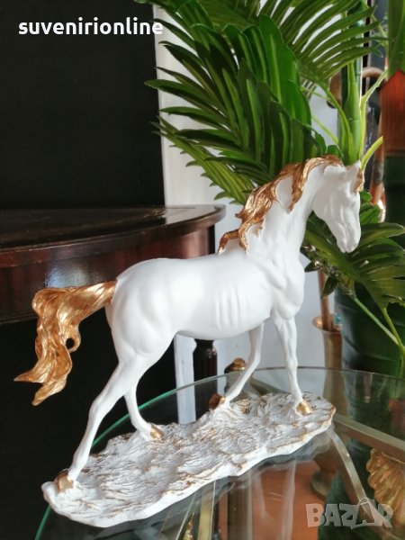 Статуетка кон, снимка 1