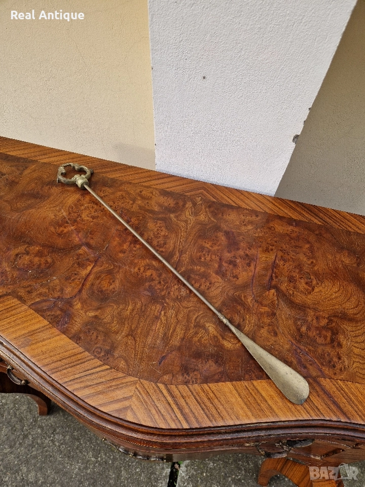 Голяма антикварна английска бронзова обувалка , снимка 1