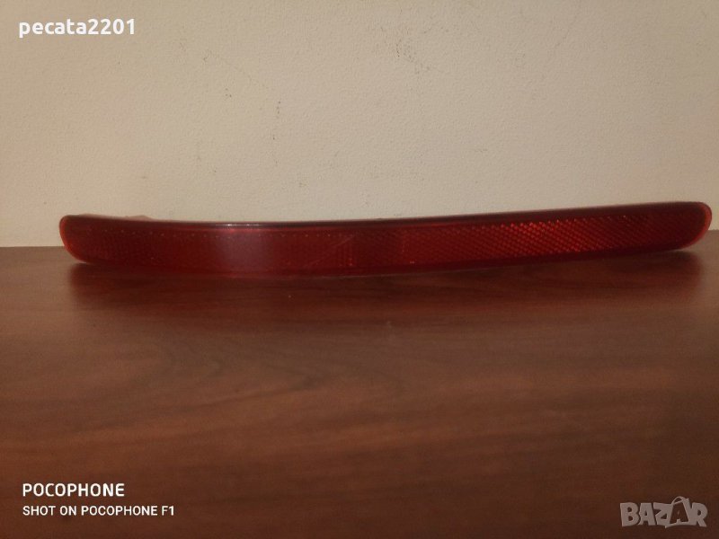 Продавам - оригинален ляв рефлектор задна броня за Тоарег, снимка 1