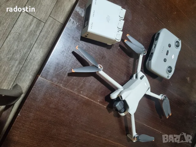 DJI Mini 3 Fly More Combo дрон, снимка 2 - Дронове и аксесоари - 56133118