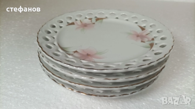 Порцеланови чинийки, рязан порцелан на Изида, 4 бр