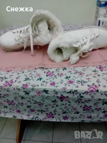 нови зимни бели боти, снимка 5 - Дамски боти - 52371399