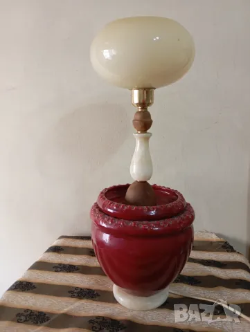 Стара настолна лампа