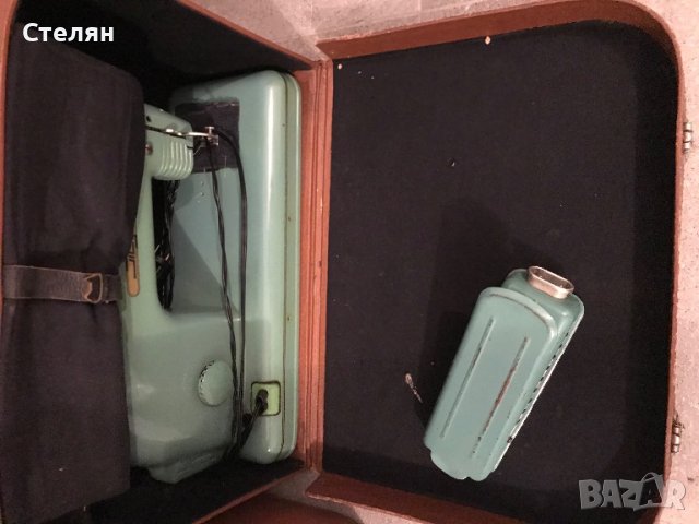 Продавам руска шевна машина, снимка 3 - Шевни машини - 36697076