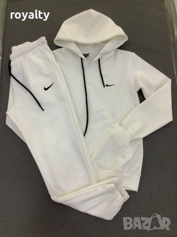 Nike бял спортен дамски комплект 