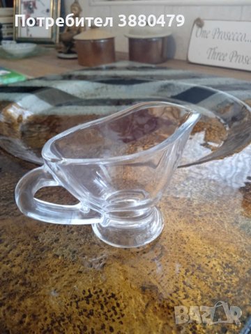 стъклена каничка за сос от италия, снимка 1