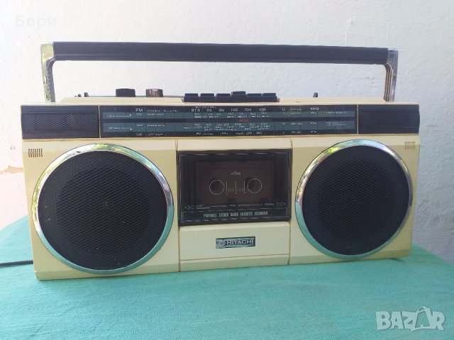 HITACHI TRK 6830 E Радиокасетофон бял