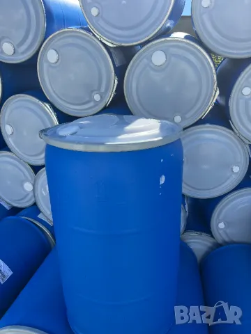 Пластмасови бидони дебелостенни с обръч и капак 220л 