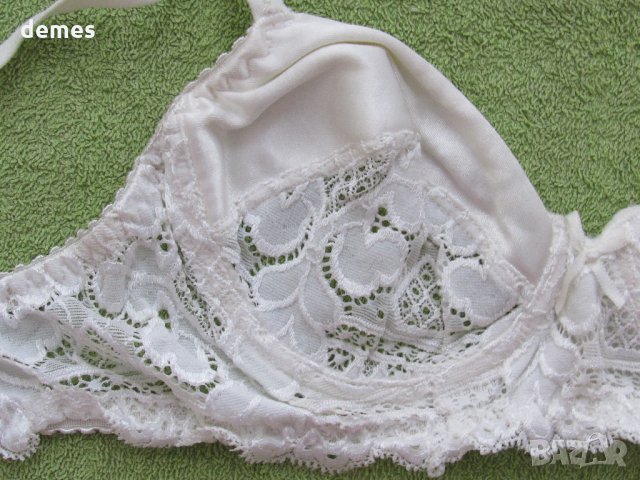 Нов бял дамски сутиен дантела и сатен 75 А , снимка 2 - Бельо - 31230246