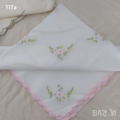 Нежна Винтидж 100% памук бродирана покривка, снимка 2 - Покривки за маси - 49510716