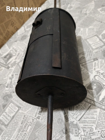 Стар уред за изпичане на  пуканки на огън,или кафе  