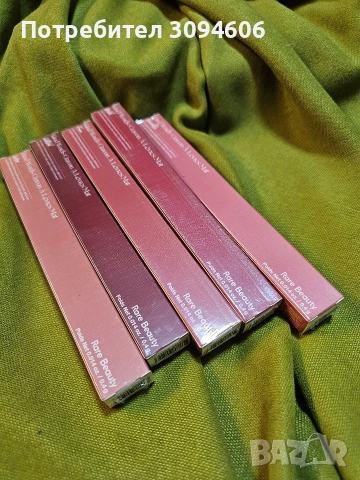 Олио за устни Rare Beauty , снимка 2 - Декоративна козметика - 54176060