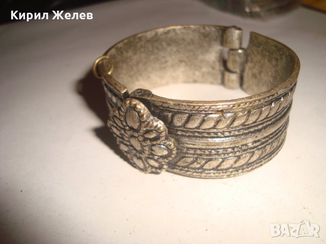 СТАРА БРОНЗОВА ФЛОРАЛНО ОРНАМЕНТИРАНА ВЪЗРОЖДЕНСКА РЯДКА ГРИВНА ПОСРЕБРЕНА 2204, снимка 3 - Антикварни и старинни предмети - 31720368