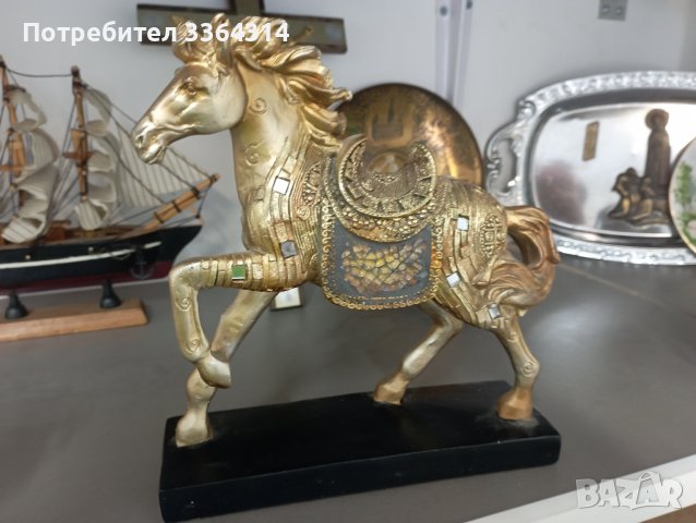 Статуя на кон , снимка 1 - Статуетки - 37451354
