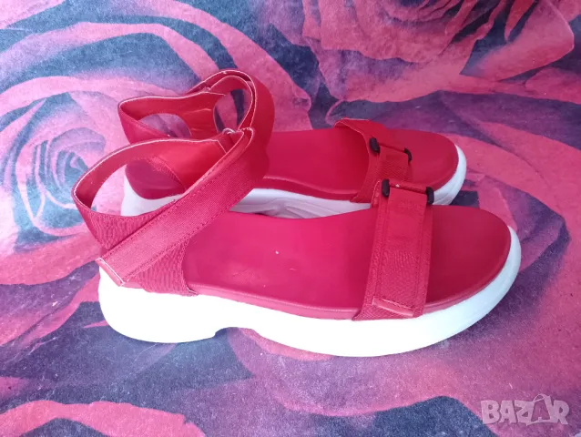 Ярко червени сандали 42 номер , снимка 1