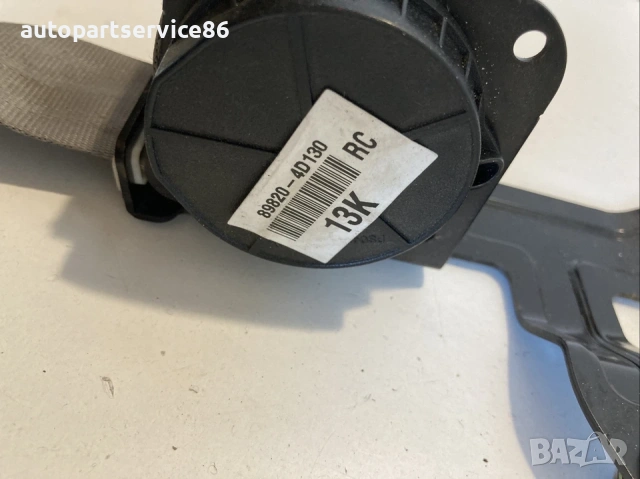 Заден десен предпазен колан ред за KIA Carnival (2006–2012) 89820-4D130, снимка 2 - Части - 53205203
