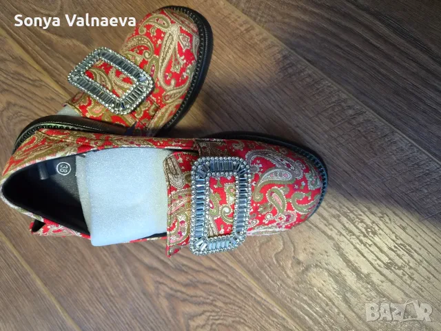 Чисто нови дамски макасини, снимка 2 - Дамски ежедневни обувки - 56345339