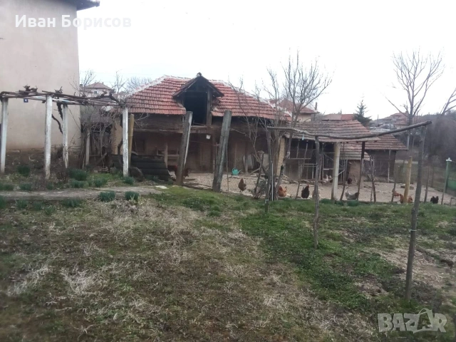 Къща с двор и стопански постройки – с. Замфирово, снимка 5 - Къщи - 53904835