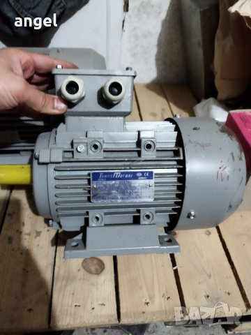  Трифазни Електродвигатели , снимка 4 - Електродвигатели - 39190801