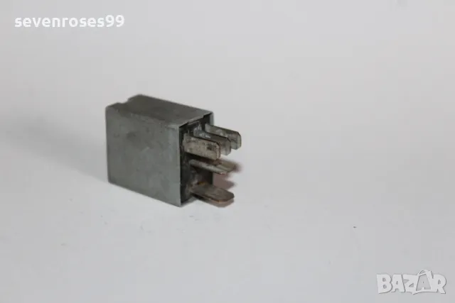 Реле Renault 6025111584, снимка 2 - Части - 48834470