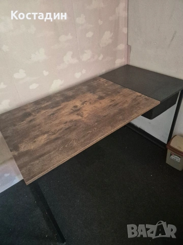 бюро с шкафче