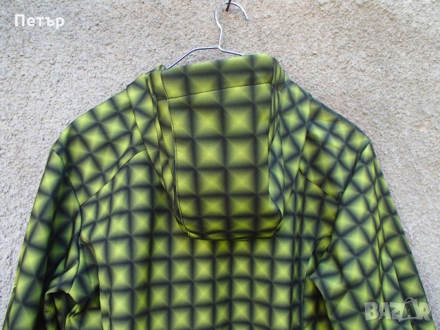 Продавам ново  дамско зелено яке софт шел Jack Wolfskin, снимка 11 - Якета - 30037235
